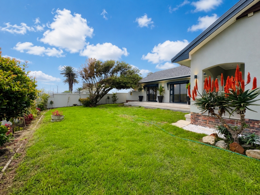 To Let 4 Bedroom Property for Rent in Milnerton Central Western Cape